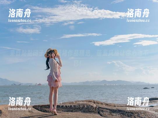 黏黏团子兔 来自黏黏团子兔的短裙作品精选,萌系风格让你心动不已!
